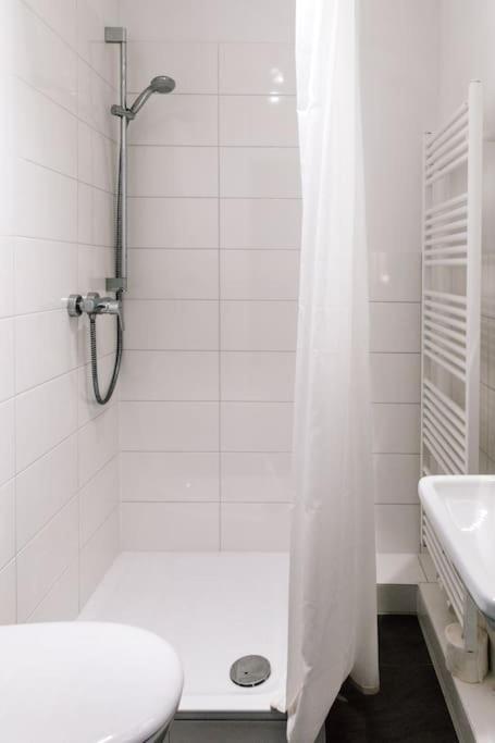 Zentral Und Frisch Eingerichtet: 2 Zi. 24H Checkin Apartment Kiel Bagian luar foto